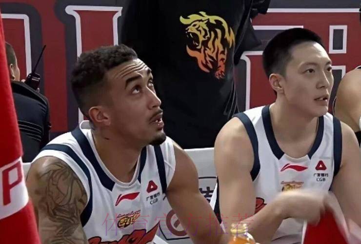 CBA最新消息！广东男篮又伤主力，辽宁无换外援计划，新疆官宣裁员